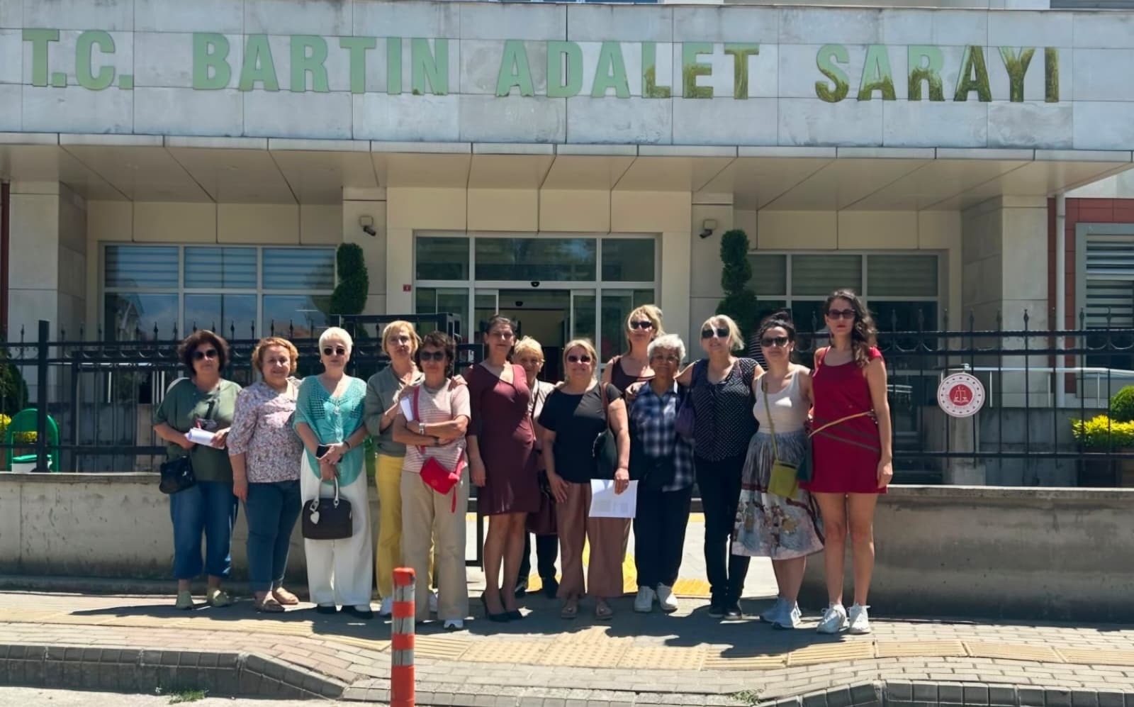 İstismar Mağduru Çocuğu Sosyal Medyada Deşifre Ettiler: Kadınlar Harekete Geçti!
